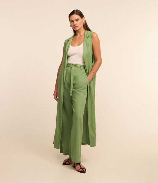 Calça reta de alfaiataria em viscose e linho com fivela de cinto no cós verde