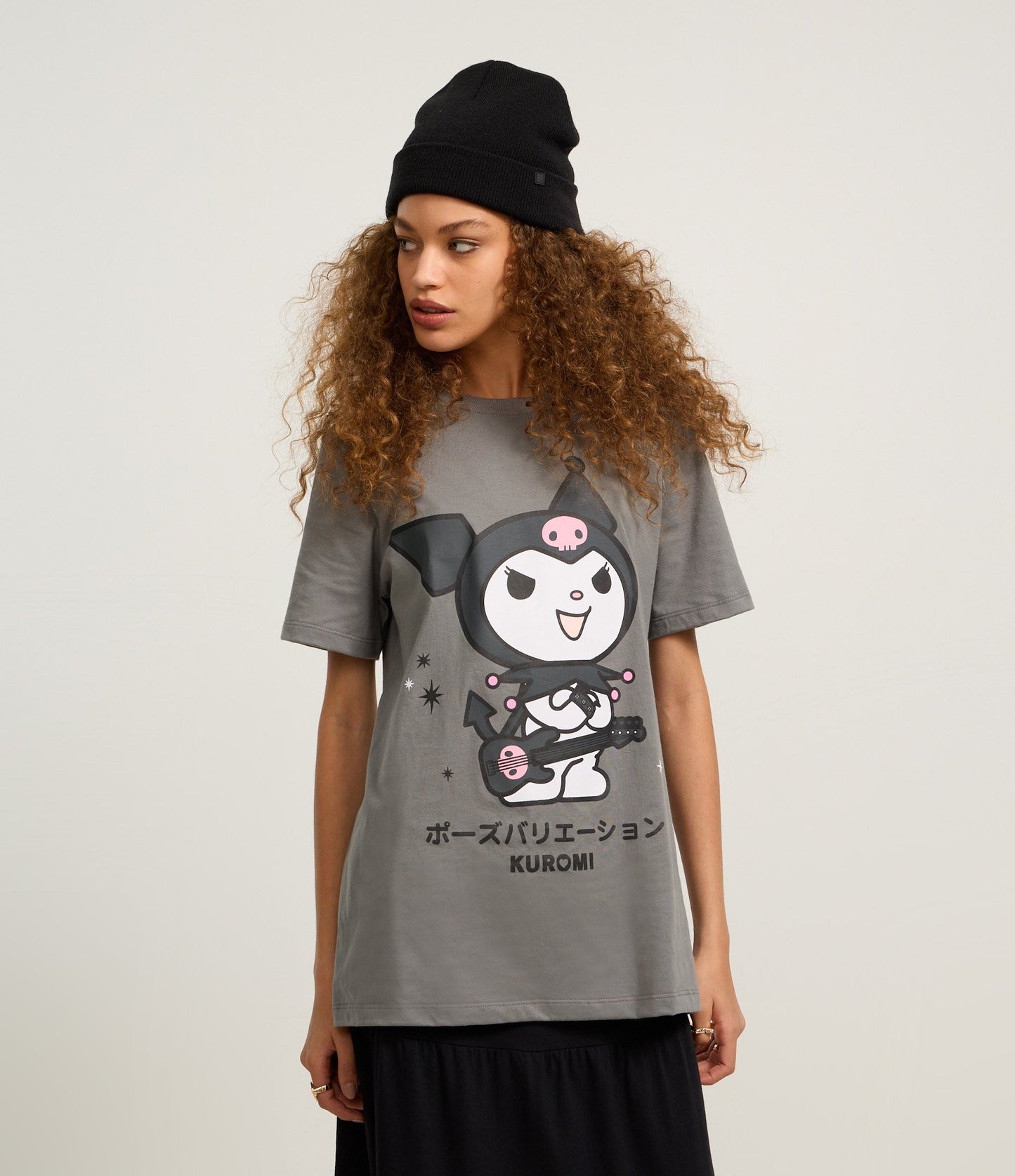 Camiseta de algodón gris estampada Kuromi