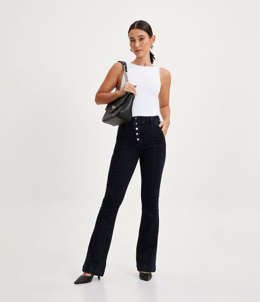 Calça jeans flare com elástico, botões e design frontal exclusivo - Azul