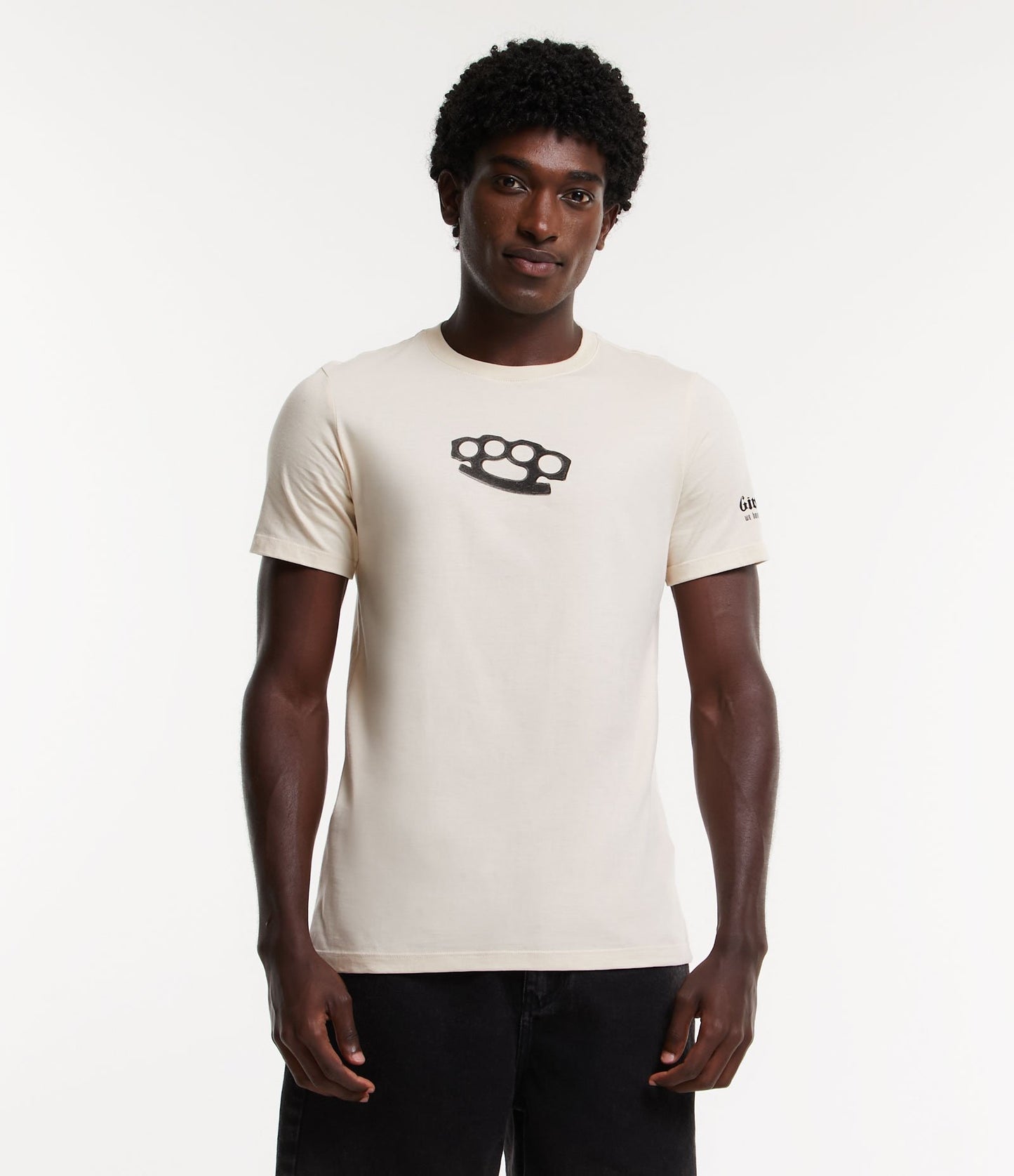Camiseta regular fit de punto beige con estampado de nudillos de latón
