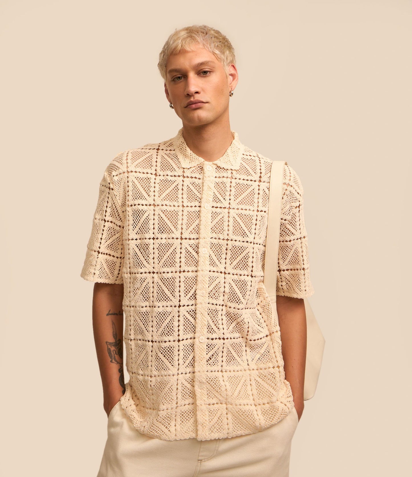 Camicia Oxford beige con texture in pizzo