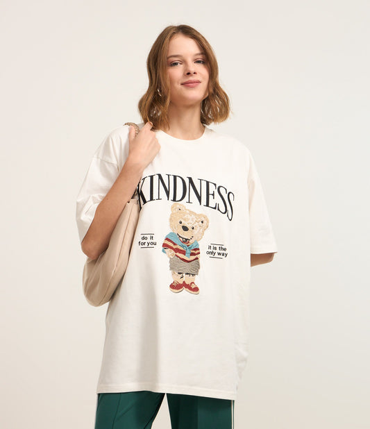 Camiseta de Algodão com Urso de Pelúcia Bordado e Letreiro Branca de Neve