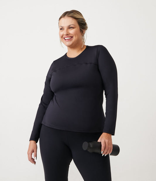 Camiseta esportiva preta em poliamida com proteção UV - Curve e Plus Size