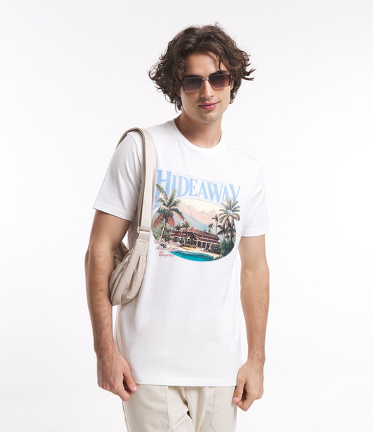 Camiseta de algodão de ajuste regular com estampa de paisagem Hideaway em off white