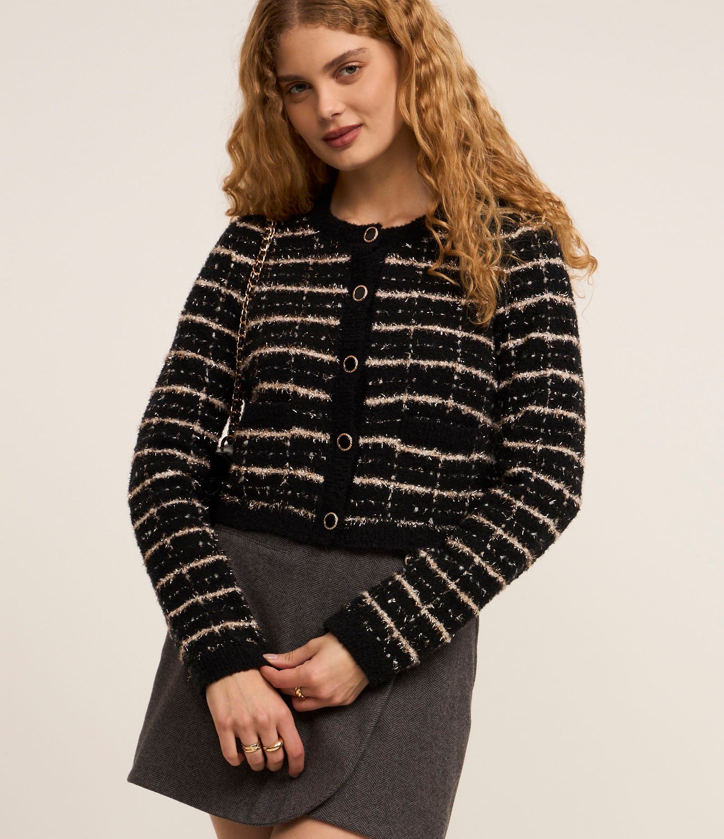 Cardigã Cropped de Tweed Xadrez Preto