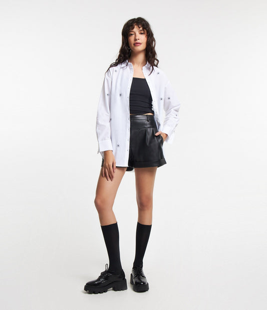 Short Tailored PU com pregas e bainha com punhos em preto