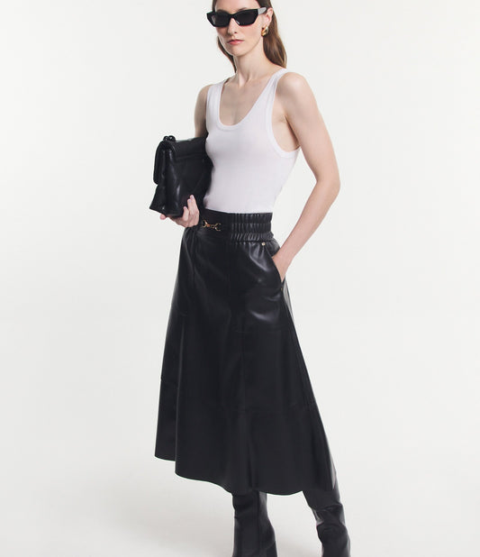 Saia midi em material sintético com elástico preto na cintura