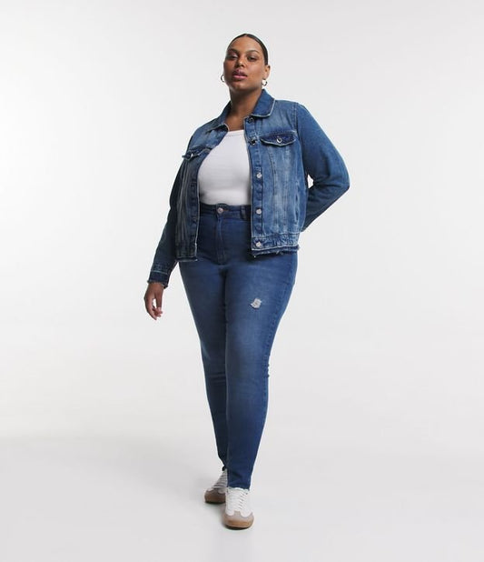 Vaqueros pitillo con detalles desgastados y dobladillo sin rematar, Curvas y tallas grandes, Azul