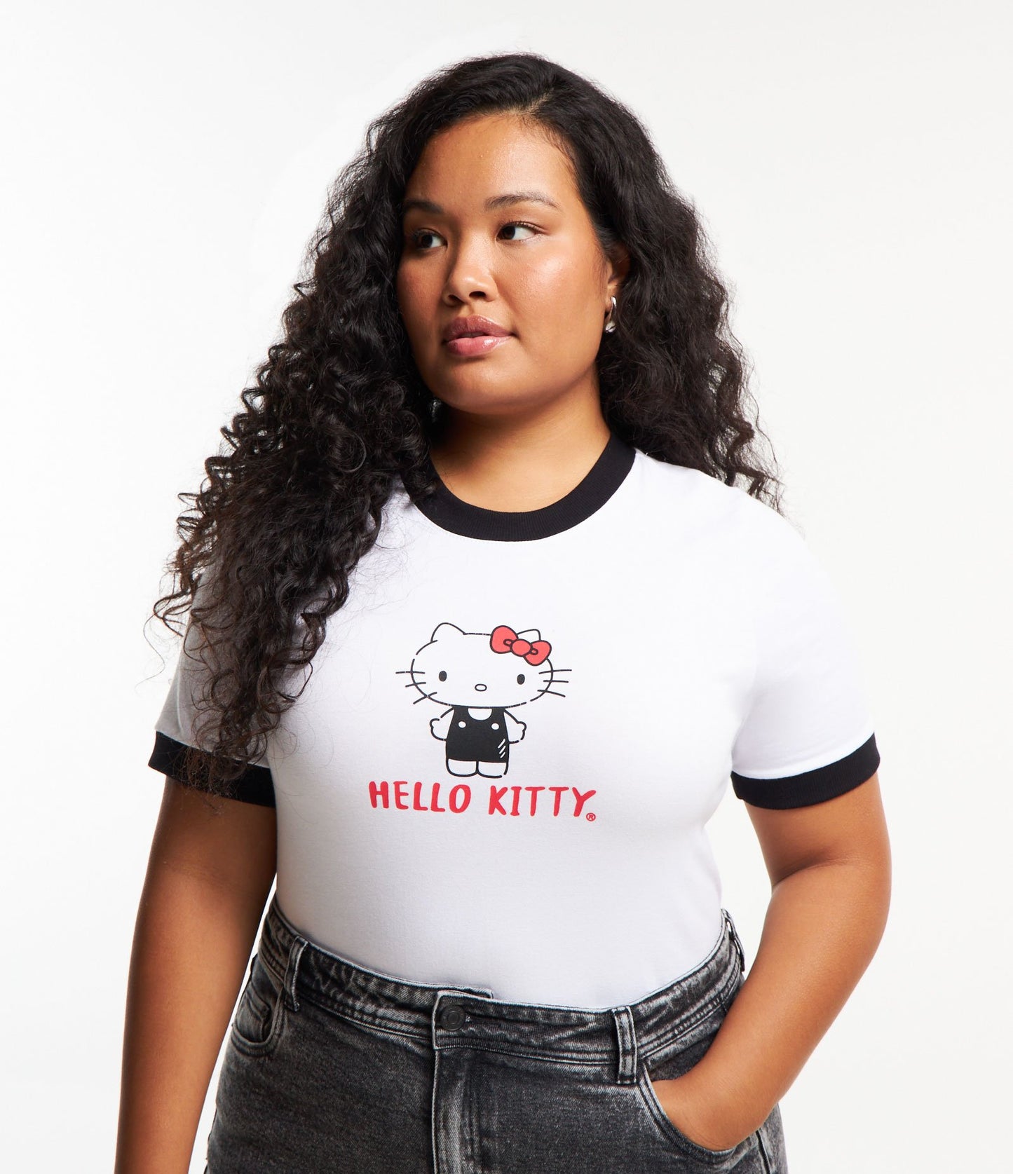 Camicetta con stampa di Hello Kitty in mezza maglia bianco neve - Curve e taglie forti