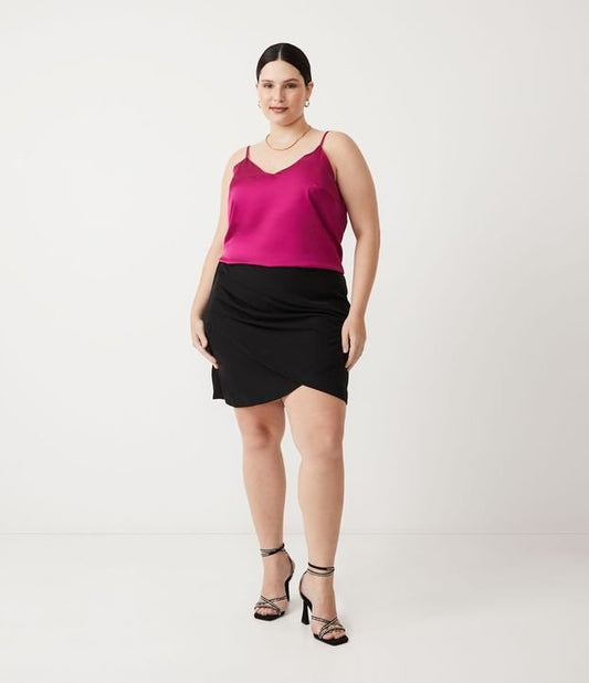 Saia curta de crepe com franzido lateral, Curve & Plus Size, preta