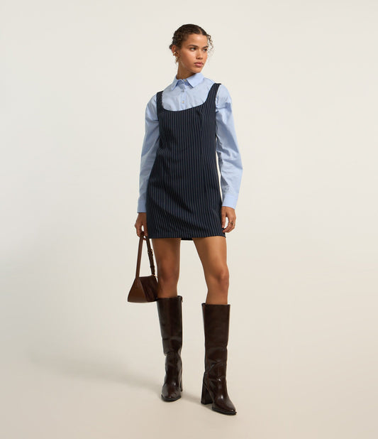 Abito corto sartoriale con scollatura quadrata e gessato blu scuro