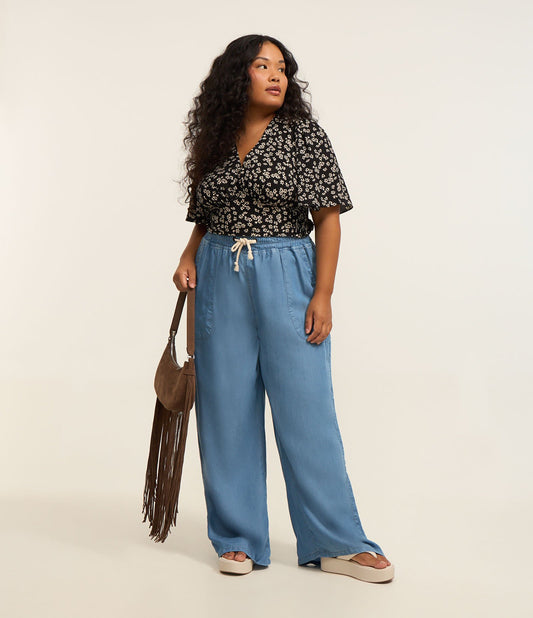Jeans de pernas largas com amarração na cintura, Curve & Plus Size, azul claro