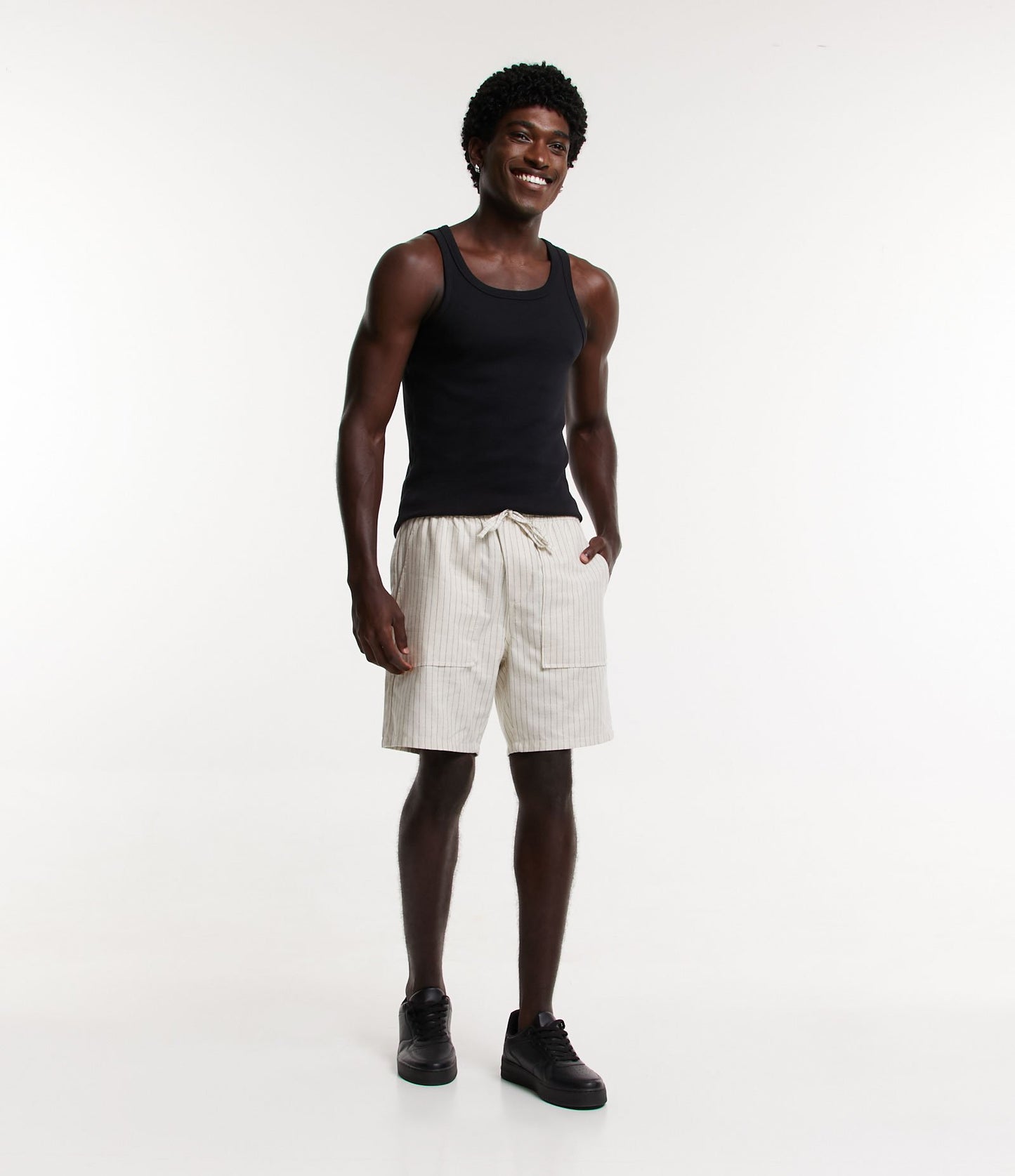Bermudas de lino texturizado a rayas beige