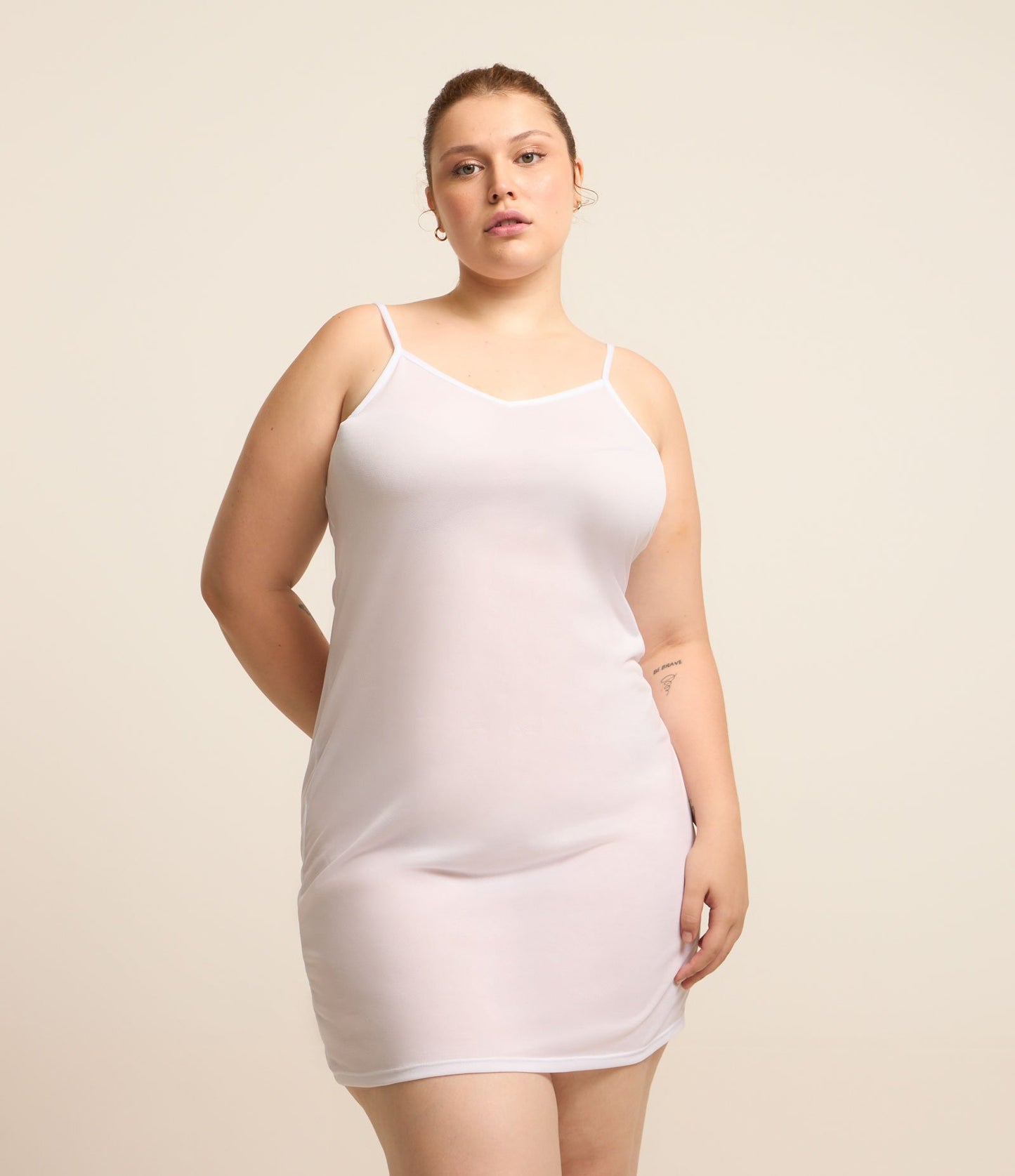 Vestido curto de crepe com decote em V, Curve & Plus Size, branco