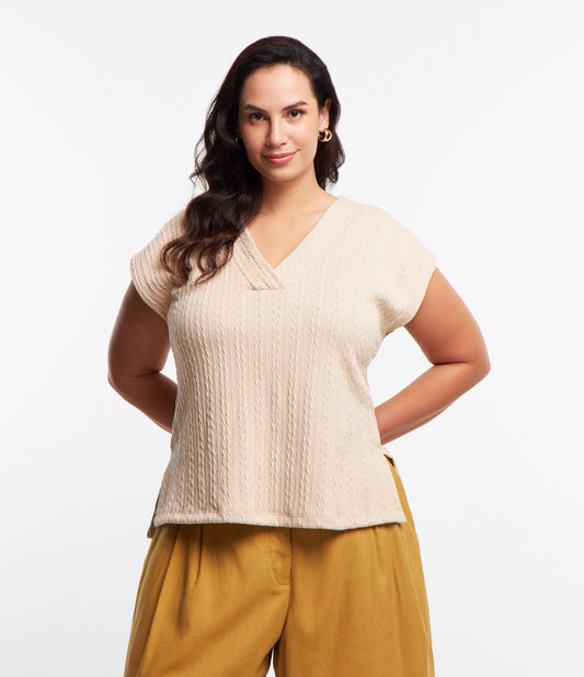Blusa de punto ligero con cuello en V en Beige - Tallas grandes y curvas