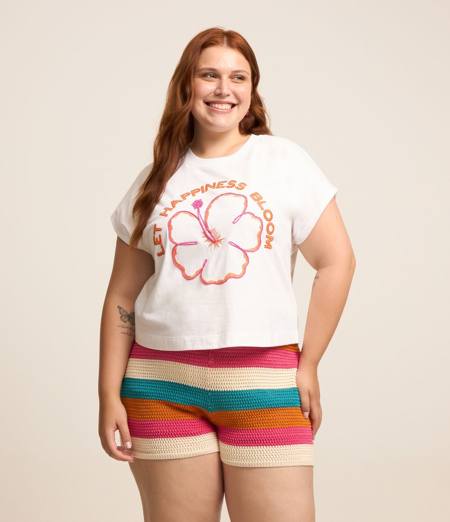 Maglietta bianca in cotone con ibisco ricamato - Curve e taglie forti
