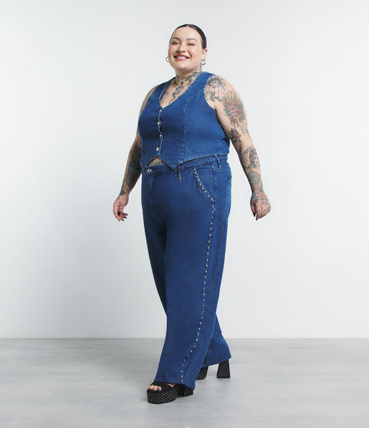 Jeans dos anos 90 com detalhes em tachas - Coleção Curve e Plus Size de Jessica Lopes - Azul