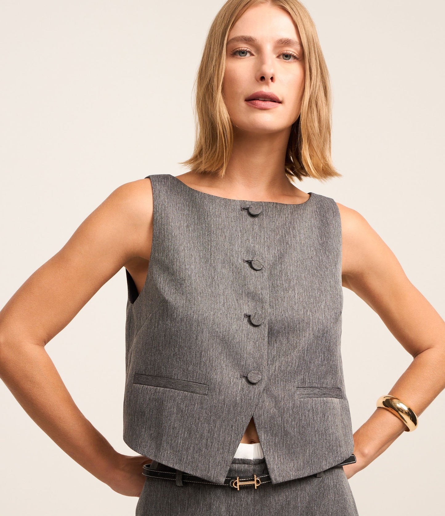 Gilet sartoriale senza spalline con orlo a V in grigio