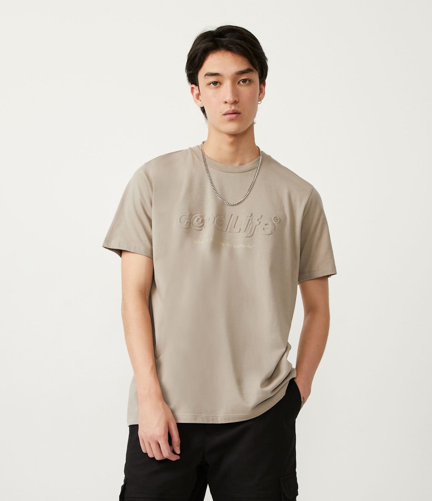 Camiseta de algodón con estampado de letras marrones