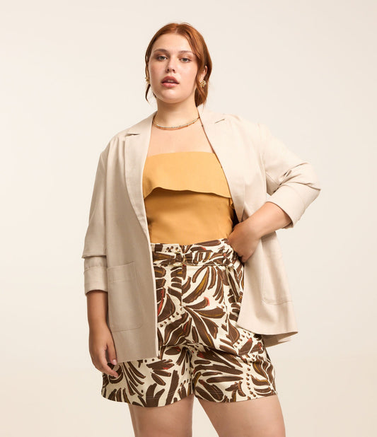 Pantaloncini con stampa a foglie di lino e cintura, Curve e taglie forti, beige/marrone