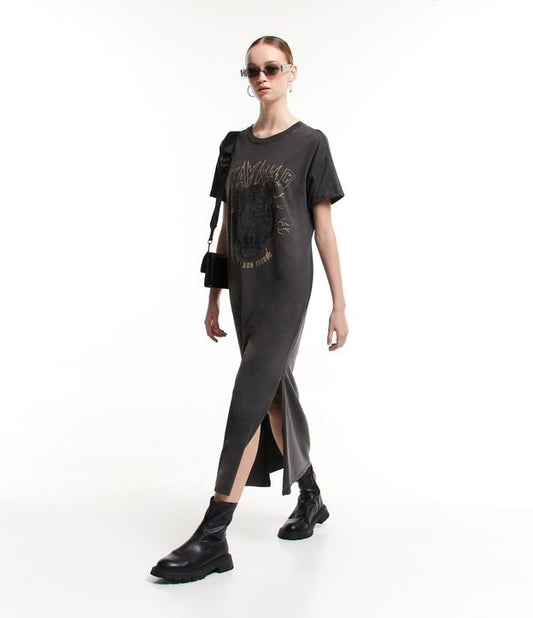 Nuovo abito midi nero in maglia jersey con stampa tigre "Stay Wild".