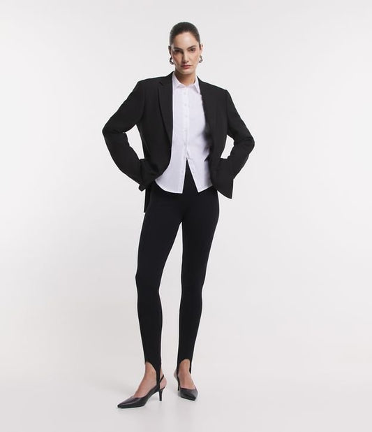 Leggings de viscose preta com alças para os pés