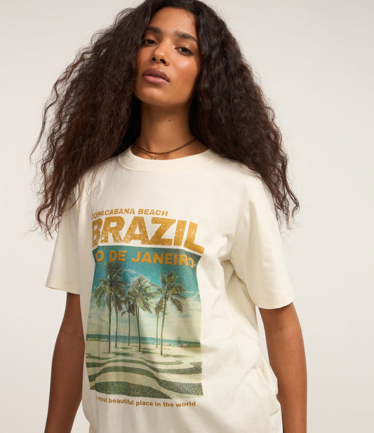Camiseta Branca de Algodão com Estampa da Praia de Copacabana, Brasil
