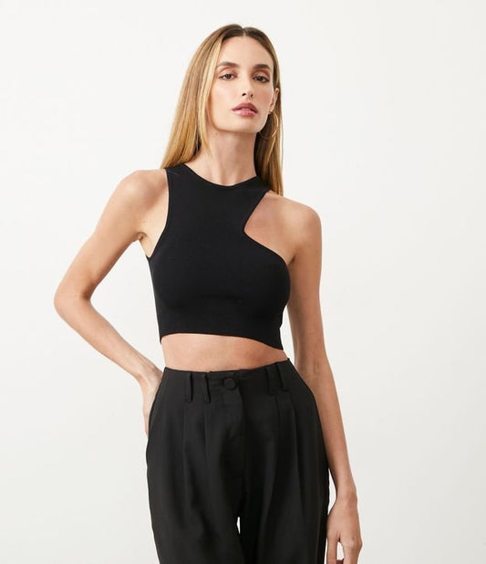 Top de malha com corte assimétrico preto