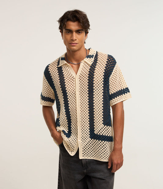 Light Knit Shirt with Front Buttons in Off White/Blue