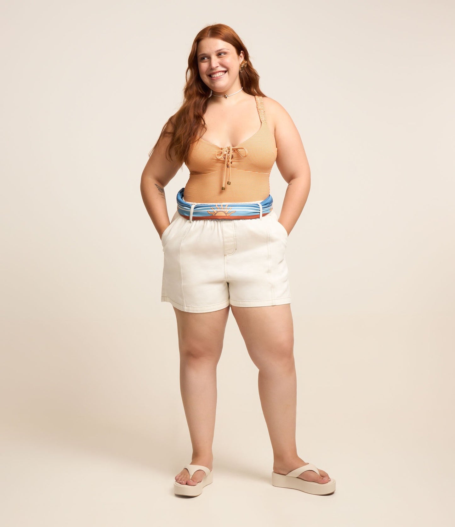 Pantaloncini bianchi Curve & Plus Size Sarja Clochard con tasche oblique