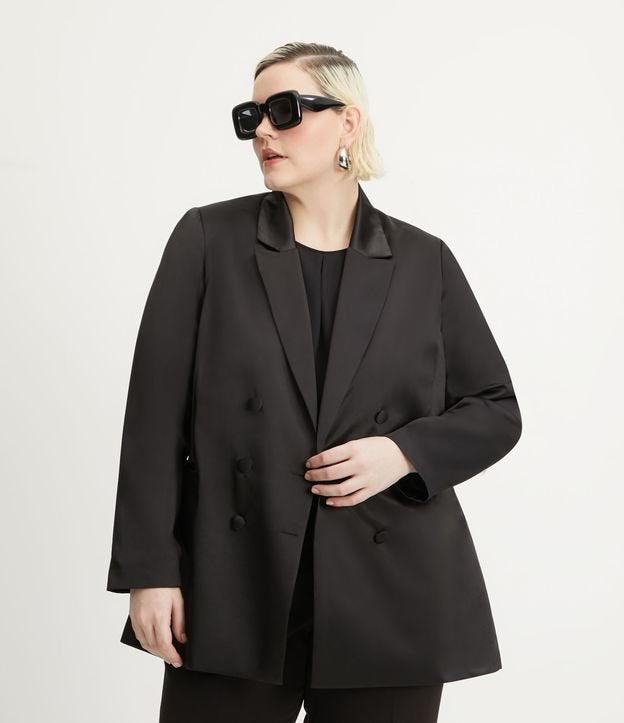 Blazer lungo in raso con bottoni coperti, taglie forti e taglie forti, nero