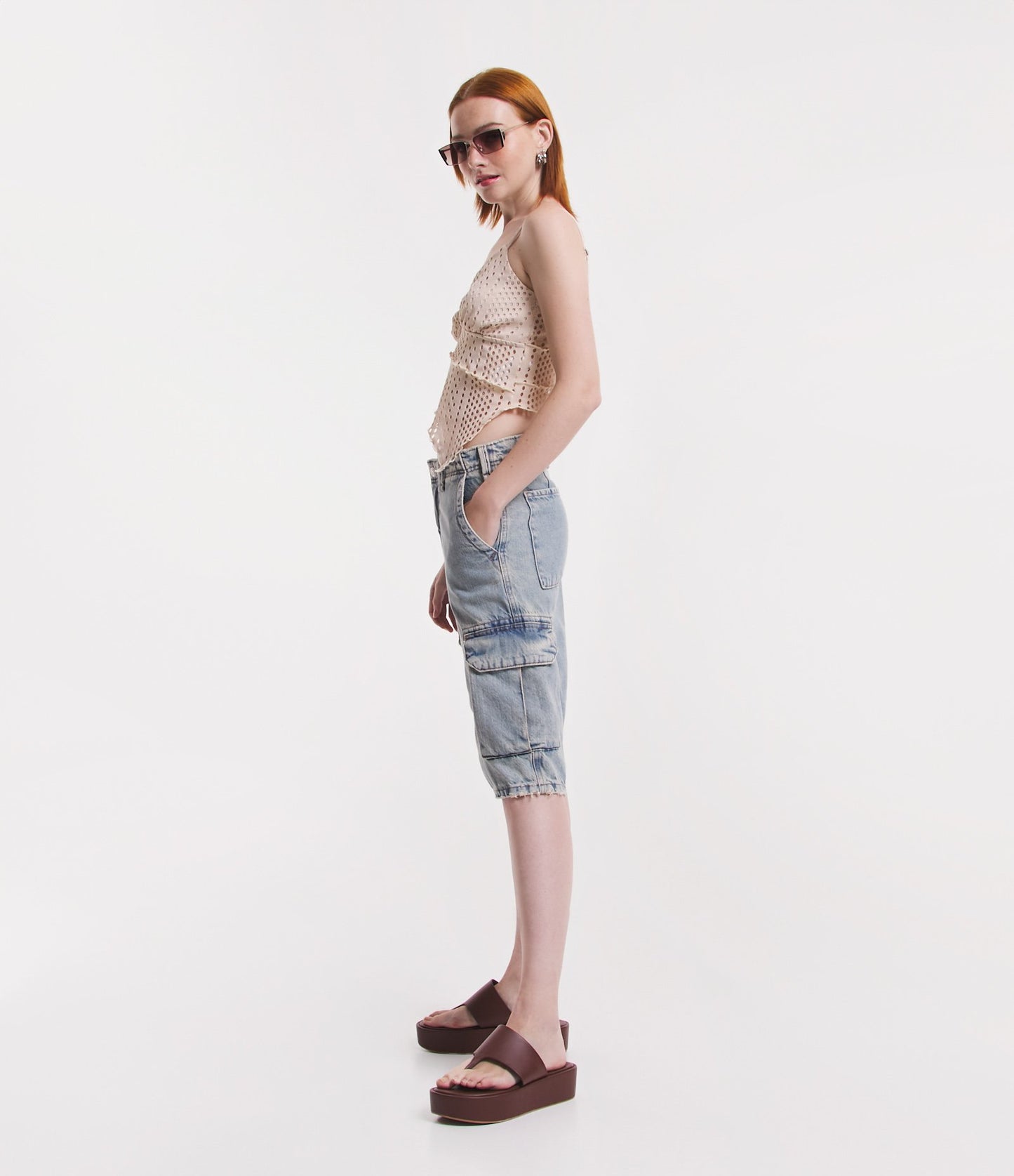 Bermuda Denim Cargo Pocket com bainha azul