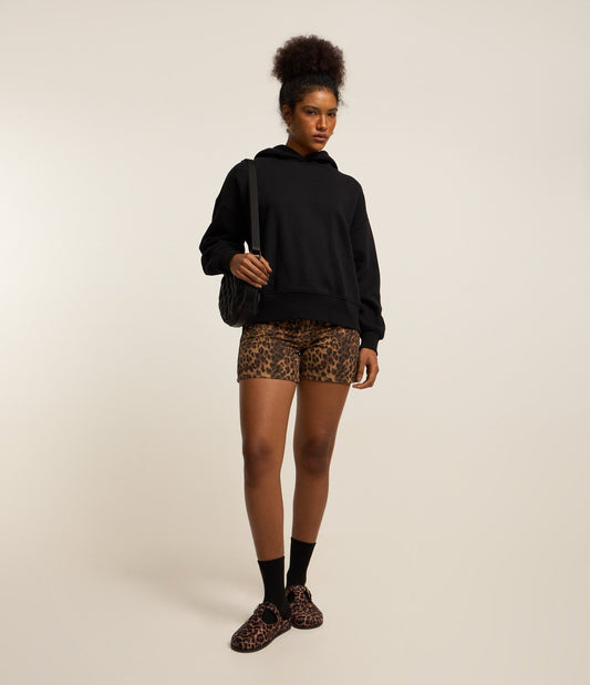 Shorts jeans com estampa de leopardo marrom