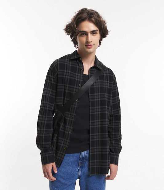 Camisa de flanela xadrez preta de ajuste descontraído