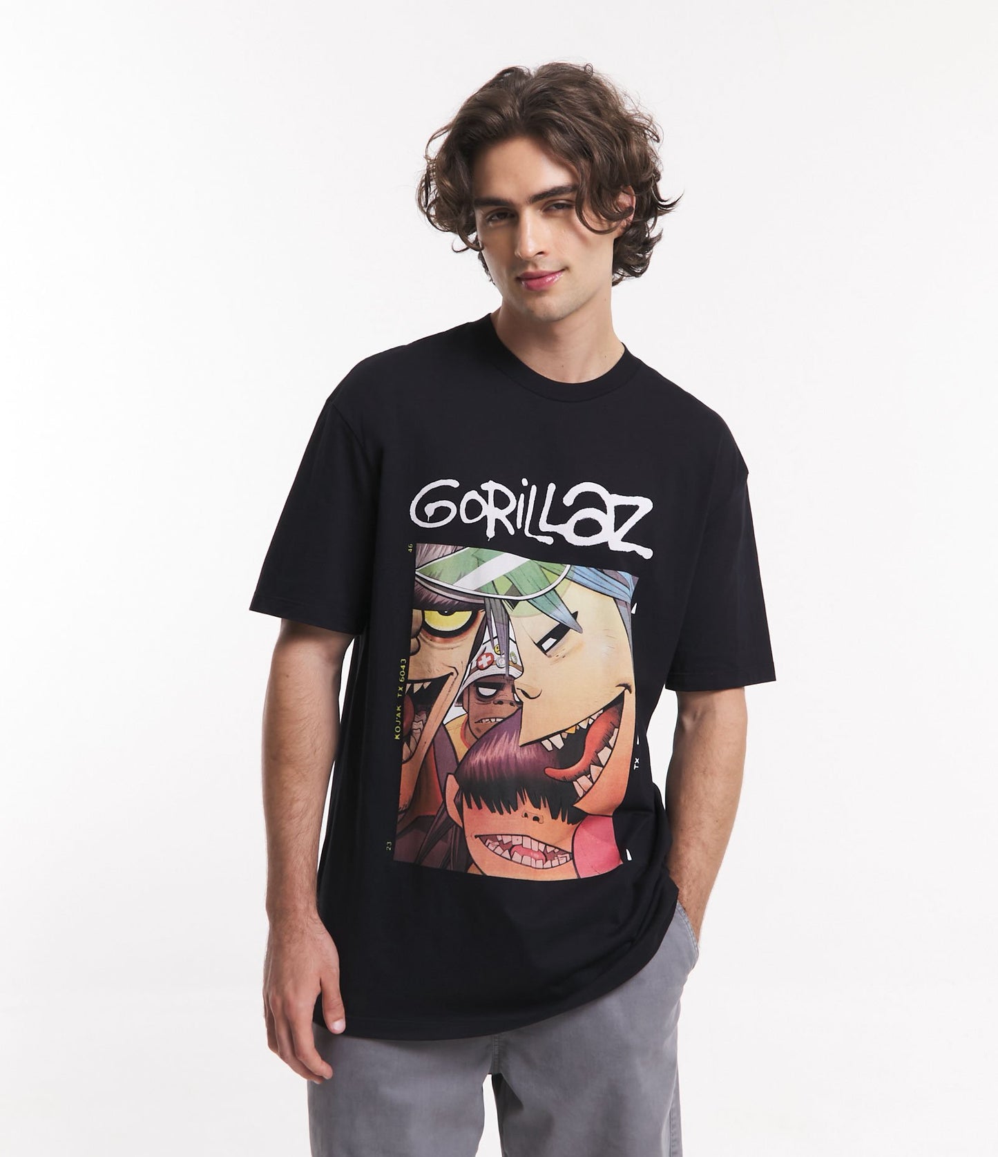 Camiseta Comfort em meia malha com estampa da banda Gorillaz - Preta