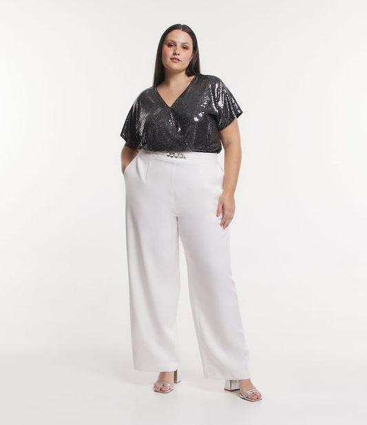Pantalón sastre de pernera ancha con detalle de cadena en la cintura, Curvas y tallas grandes, Blanco