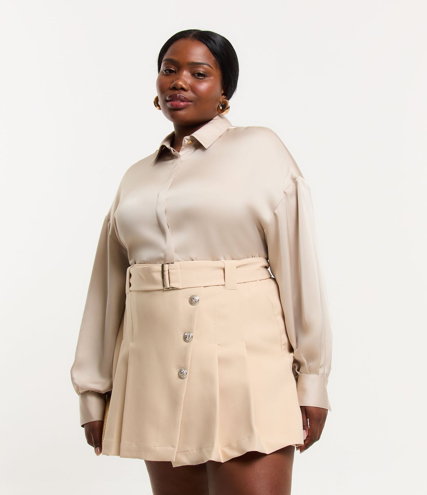 Camicia in raso con maniche a sbuffo, Curve e taglie forti, beige