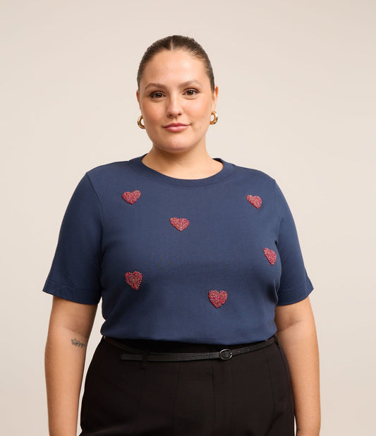 Camicetta in cotone blu scuro plus size con cuori di perline
