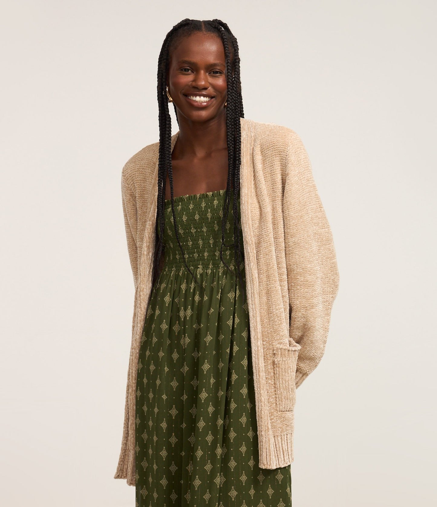 Cardigan Longline in ciniglia a coste beige con tasche frontali