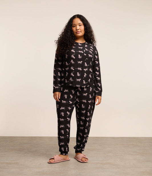 Pijama largo con tacto suave y estampado de leopardo, tallas grandes y curvas, negro