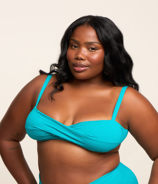 Top bikini dritto verde con texture e torsione - Curve e taglie forti