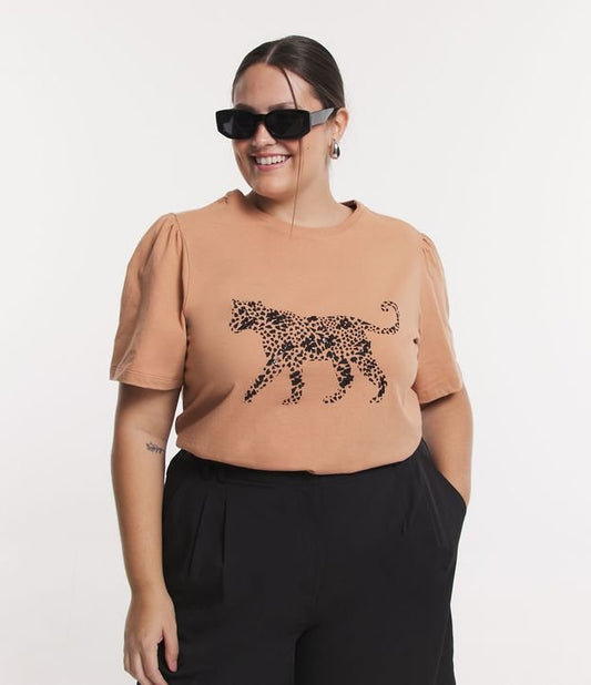 Blusa marrom de manga bufante com estampa de leopardo em malha elástica - Curve e Plus Size