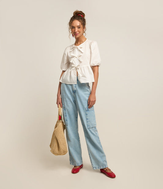 Calça jeans de perna larga com bolsos sem aba em azul
