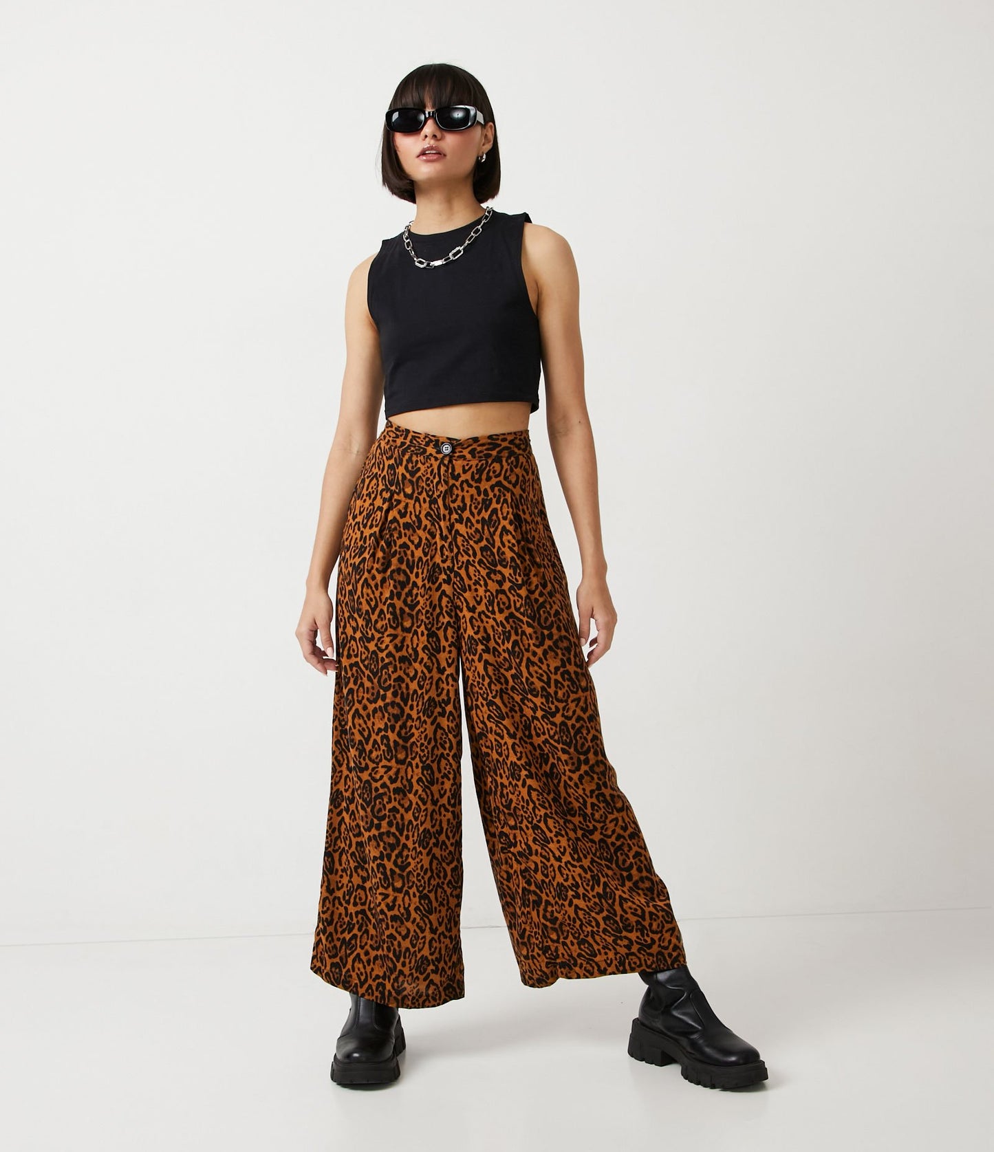 Pantaloni a gamba larga in viscosa con stampa animale leopardata marrone