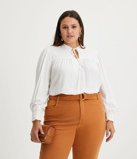 Blusa de viscose com detalhe de laço e franzido - Curve & Plus Size Snow White