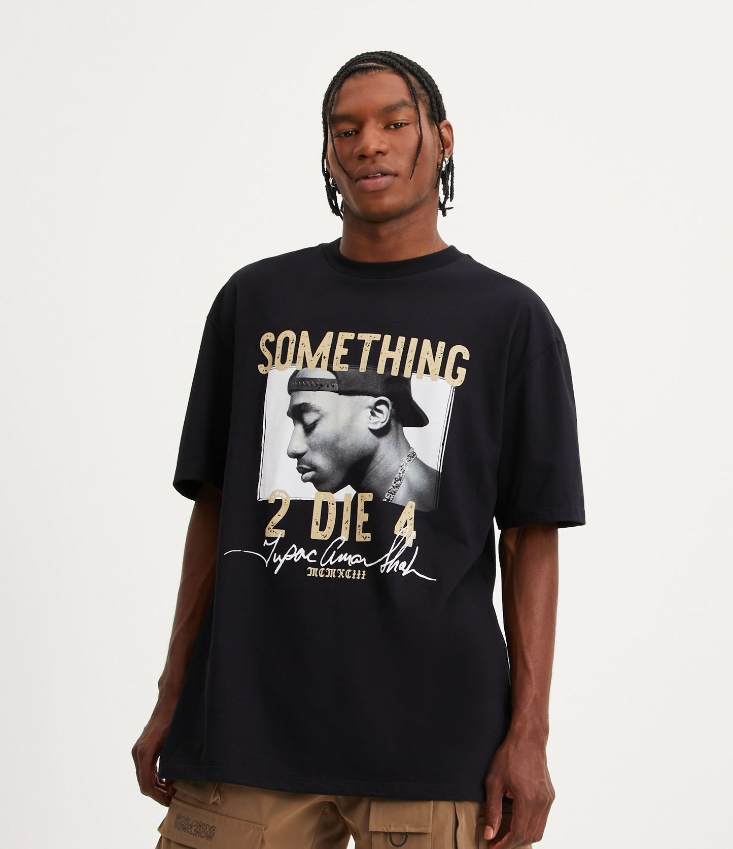 Camiseta Relaxed Fit em malha preta com estampa de Tupac