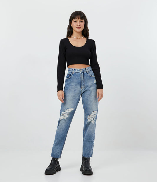 Calça jeans de ajuste relaxado com detalhes desgastados e bainha desfiada em azul