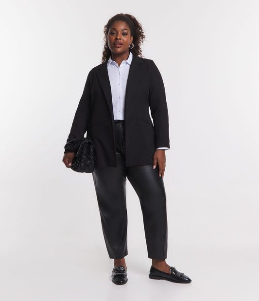 Calça Tailored Carrot em PU com cinto, Curve & Plus Size, preta