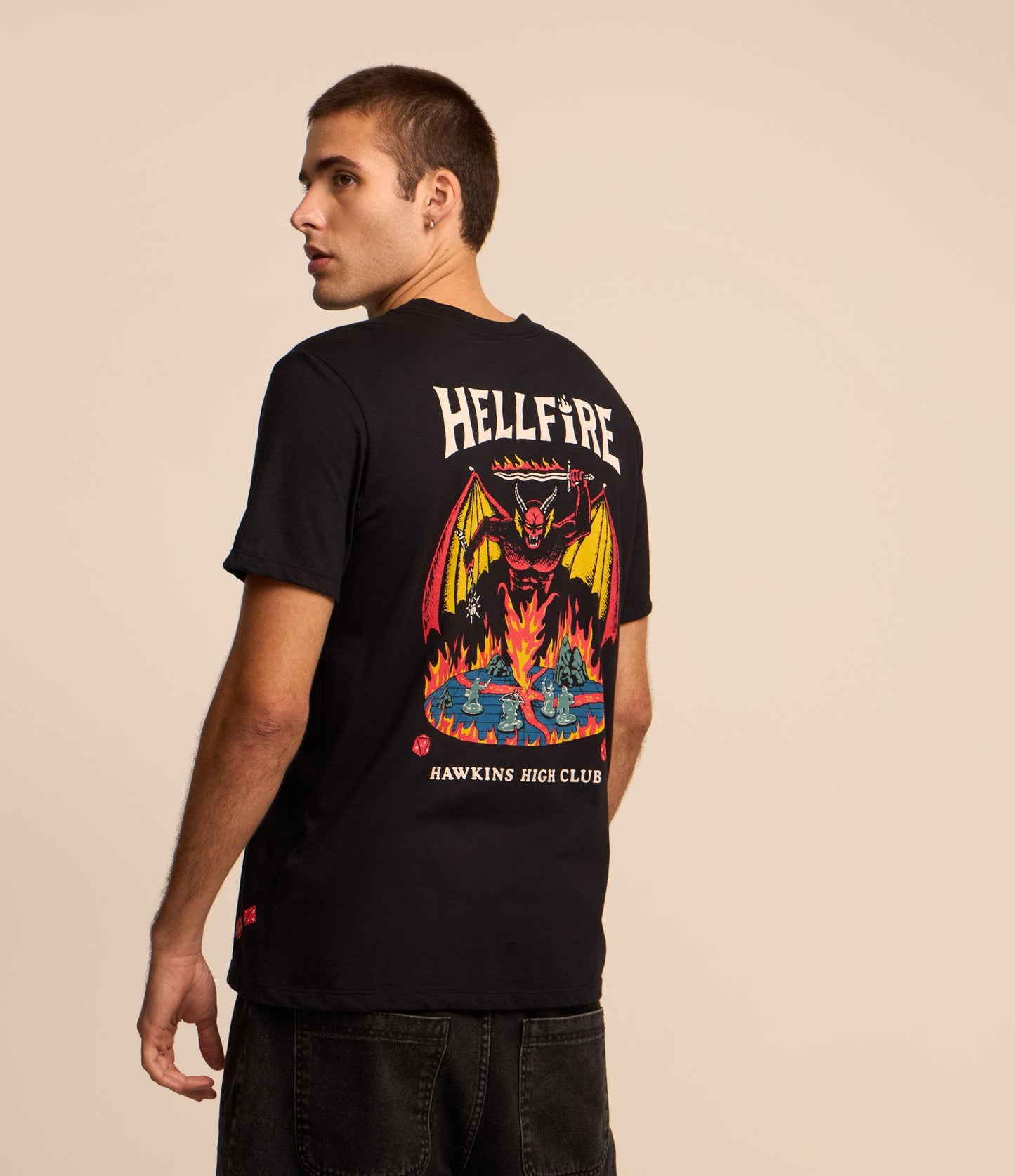 Camiseta relaxed fit de algodón con estampado Stranger Things en negro