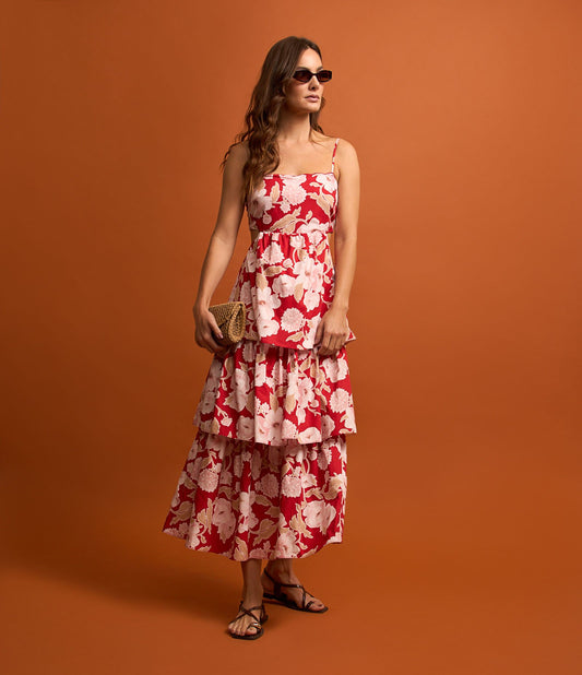 Vestido vermelho com estampa floral, tricoline, linha média em A e babados